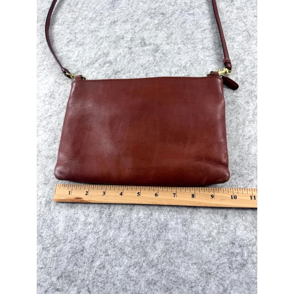 Vintage‎ Coach Clutch Purse Women's Brown Leather Crossbody Bag Turnlock Wallet